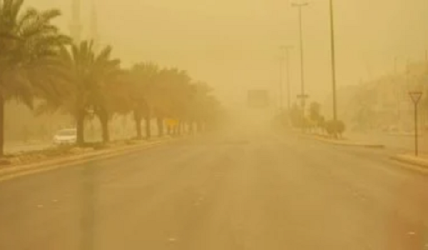 رياح نشطة وأتربة مثارة على محافظة شرورة