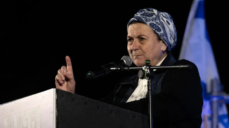 بريطانيا تفرض عقوبات على “عرّابة المستوطنين”