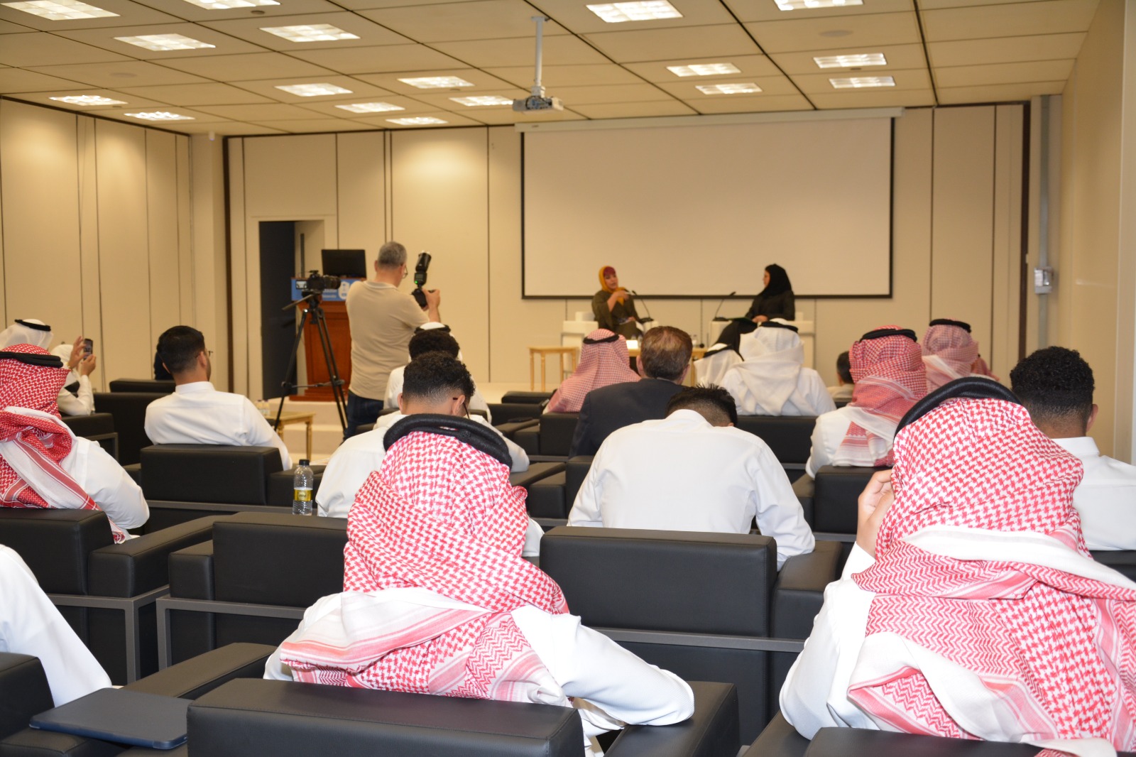 قدمتها الأميرة دعاء بنت محمد.. الجمعية السعودية للإعلام والاتصال تنظم ندوة بمناسبة يوم الأسرة العالمي