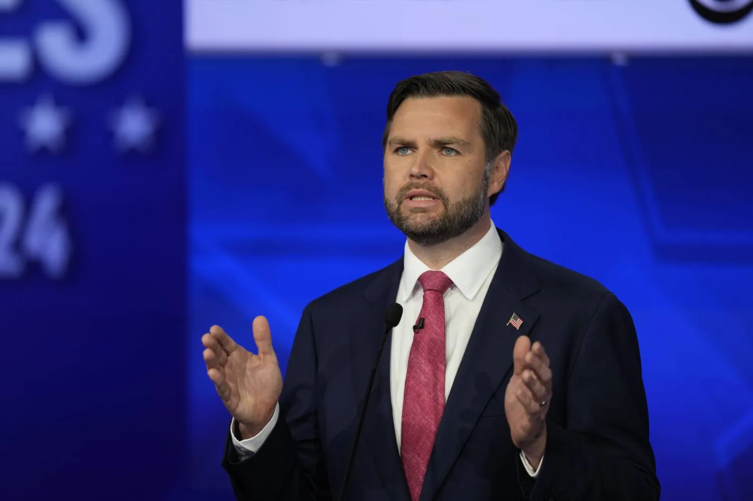 فانس سيقود الوفد الأمريكي في المباحثات مع إيران