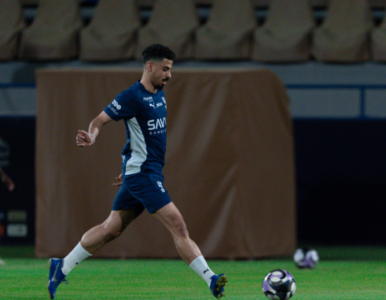 علي لاجامي يشارك للمرة الأولى في تدريبات الهلال علي لاجامي