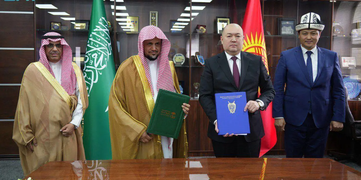 النائب العام يلتقي نظيره القرغيزستاني ويوقعان مذكرة تفاهم