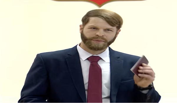 بوتين يمنح جواز سفر لأمريكي ساعد روسيا داخل أوكرانيا