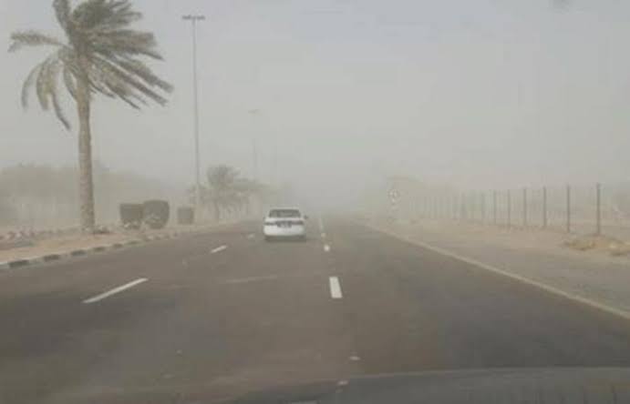 رياح نشطة وأتربة مثارة على نجران