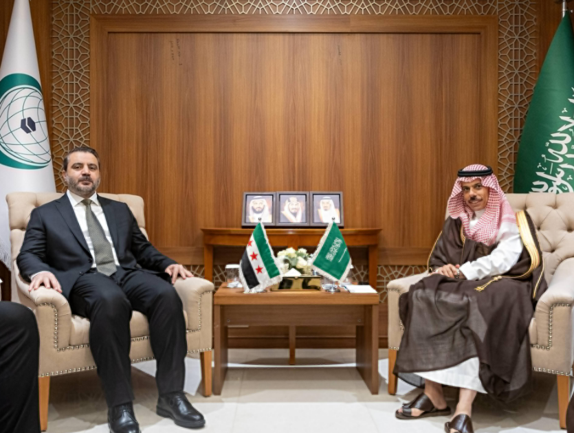 وزير الخارجية ونظيره السوري يستعرضان العلاقات الثنائية وسبل تعزيزها وتطويرها