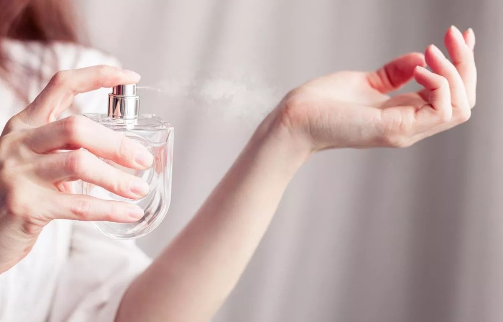 روائح العطور قد تحمي الدماغ من الخرف