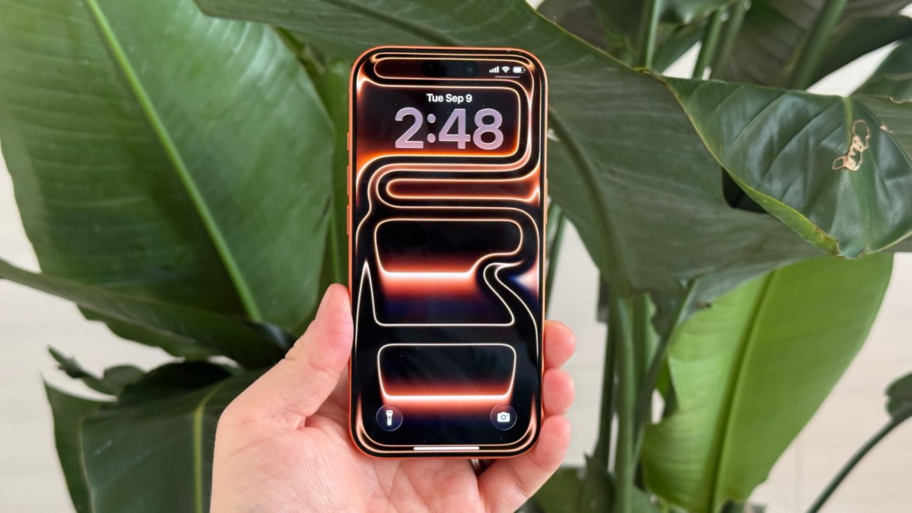 أبل تحطم أرقام المبيعات في الصين مع الطلبات المسبقة لهواتف iPhone 17