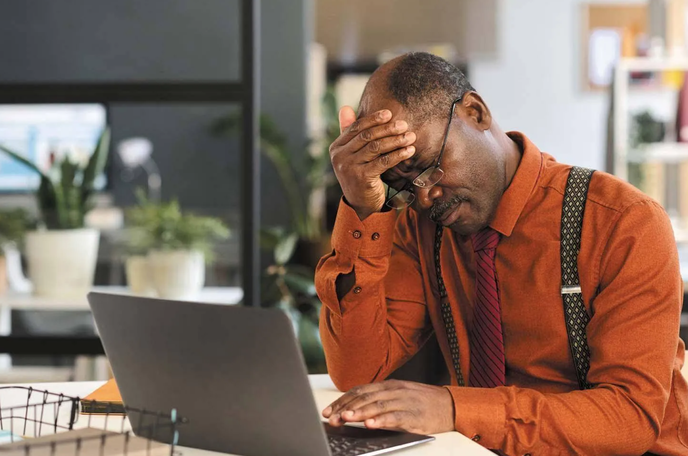 الدوخة المفاجئة.. متى تنذر بخطر؟