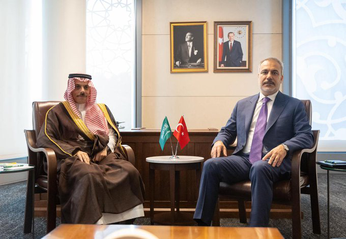 وزير الخارجية يبحث التطورات الإقليمية والدولية مع نظيره التركي بنيويورك