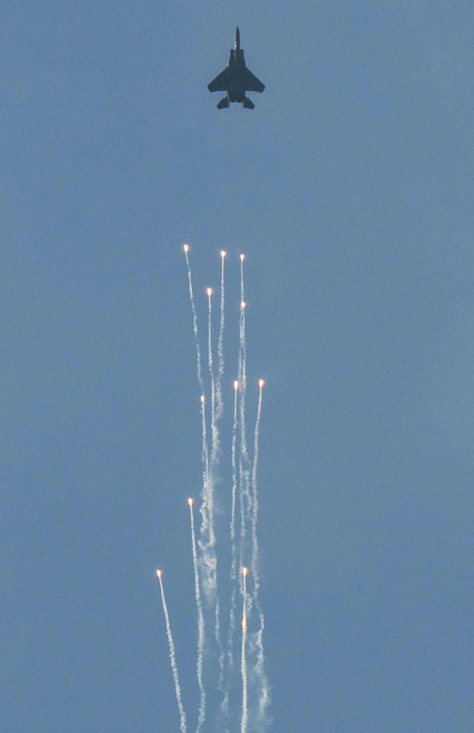 سماء جدة تشهد عروضا جوية للمقاتلات السعودية احتفاء باليوم الوطني