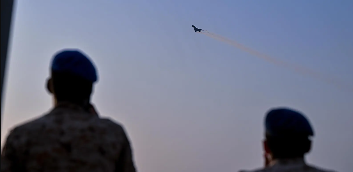 سماء جدة تشهد عروضا جوية للمقاتلات السعودية احتفاء باليوم الوطني