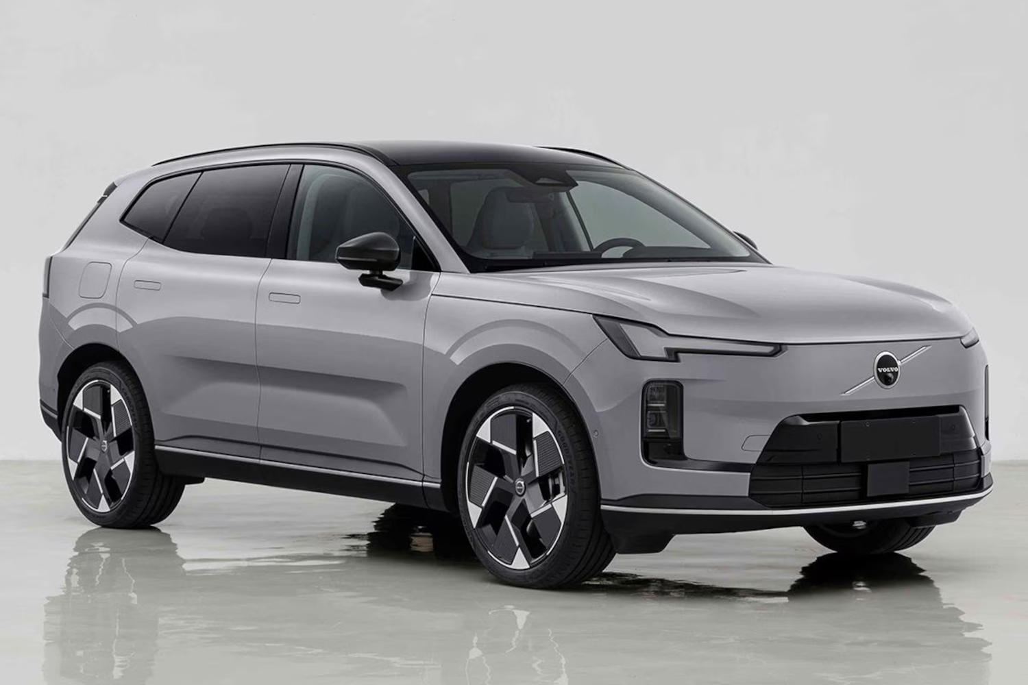 فولفو تكشف عن سيارتها الكهربائية الجديدة XC70