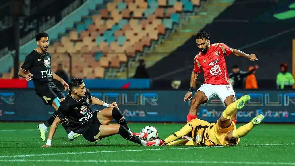 ديربي القاهرة بين الأهلي والزمالك.. الموعد والقنوات الناقلة