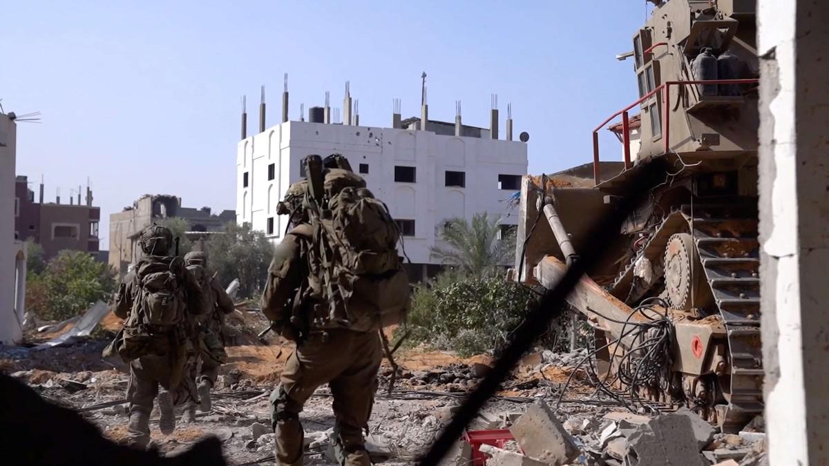الجيش الإسرائيلي يتمركز في قلب مدينة غزة