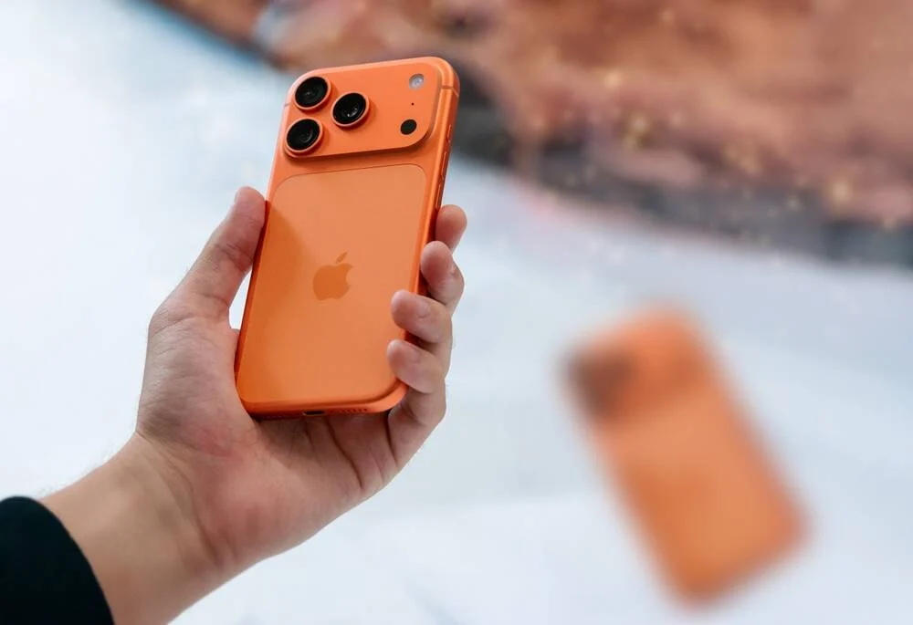 تحذيرات من خدوش مبكرة في هواتف iPhone 17 Pro وPro Max بسبب مادة الألمنيوم