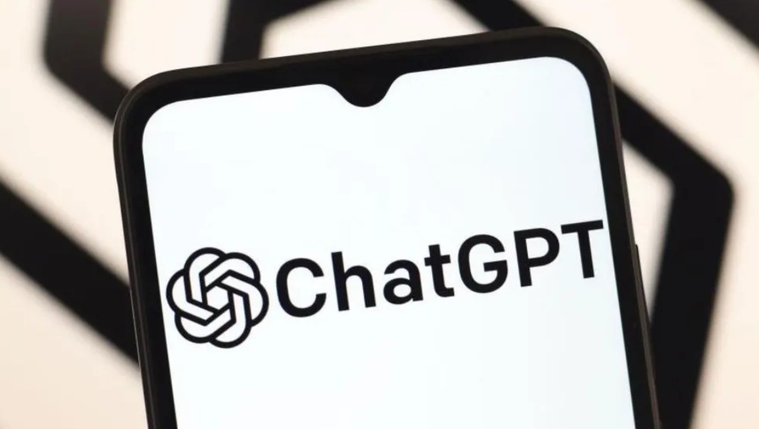 “ChatGPT” يطرح أدوات رقابة أبوية لتعزيز أمان المراهقين