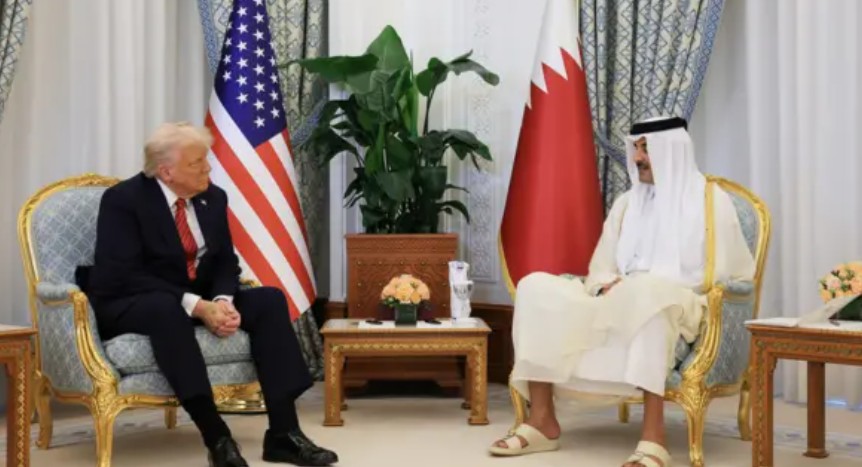 لقاء على العشاء.. ترمب يجتمع برئيس الوزراء القطري