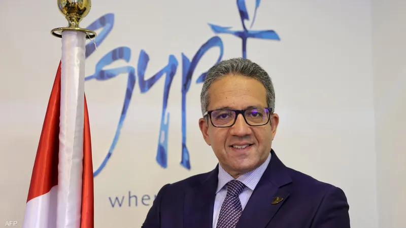 المصري خالد العناني أول عربي يُنتخب مديرًا عامًا لـ “اليونسكو”