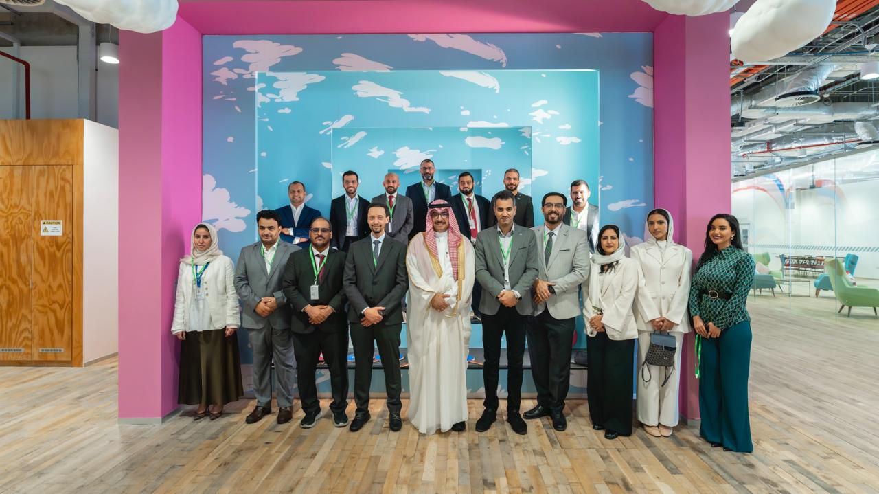 أكاديمية الإعلام السعودية تختتم برنامج التحولات في المشهد الإعلامي العالمي ضمن مسار قادة الإعلام في سنغافورة أكاديمية الإعلام السعودية تختتم برنامج التحولات في المشهد الإعلامي العالمي ضمن مسار قادة الإعلام في سنغافورة