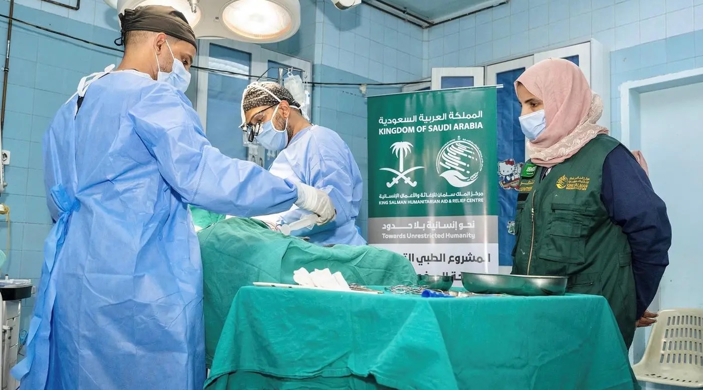 قافلة إغاثية سعودية جديدة تعبر منفذ رفح باتجاه غزة قافلة إغاثية سعودية جديدة تعبر منفذ رفح باتجاه غزة