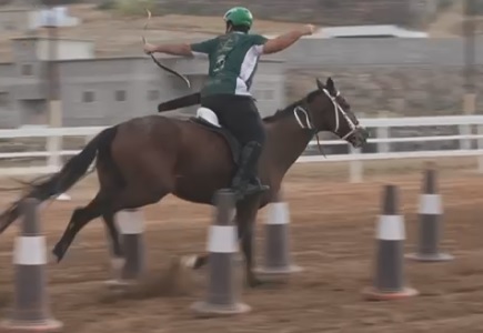 تقرير: حرائق السيارات الكهربائية نادرة لكن السيطرة عليها معقدة