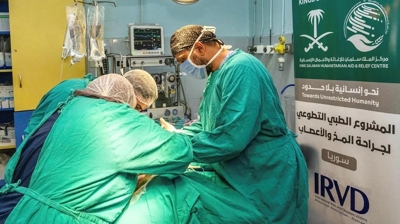 قافلة إغاثية سعودية جديدة تعبر منفذ رفح باتجاه غزة قافلة إغاثية سعودية جديدة تعبر منفذ رفح باتجاه غزة