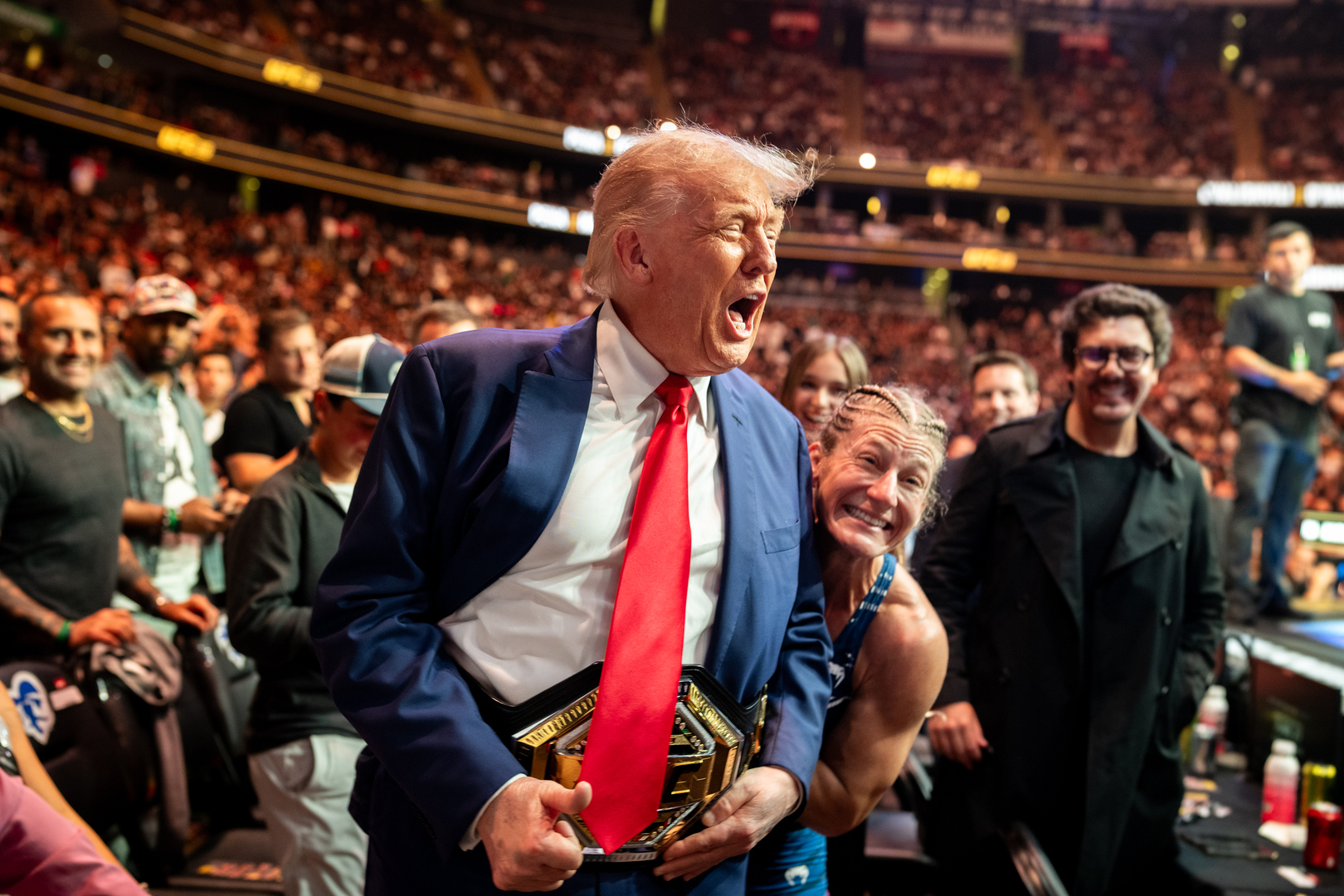 ترمب يكشف عن موعد نزال UFC بالبيت الأبيض