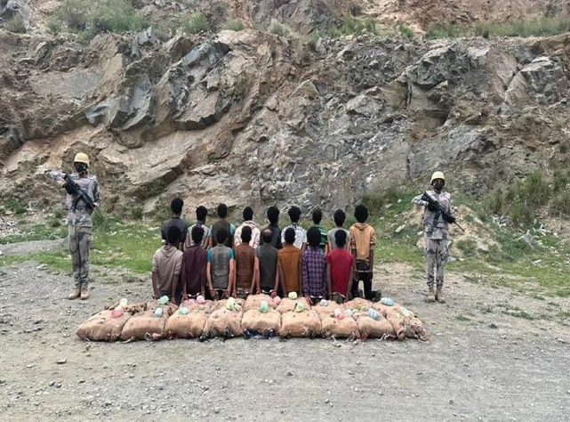 حملات أمنية تطبيح بمروجي ومهربي المخدرات في 5 مناطق