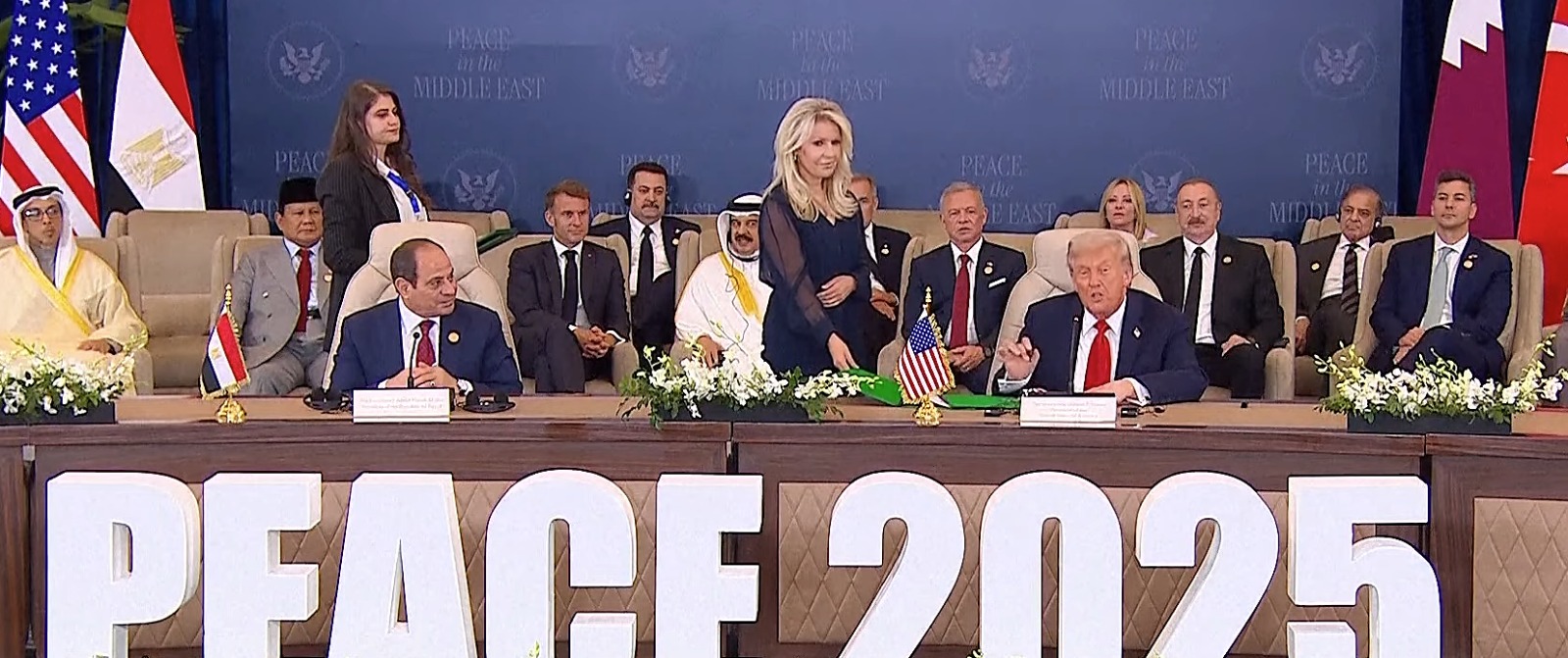 ترمب يحث الزعماء على “تنحية العداوات القديمة”