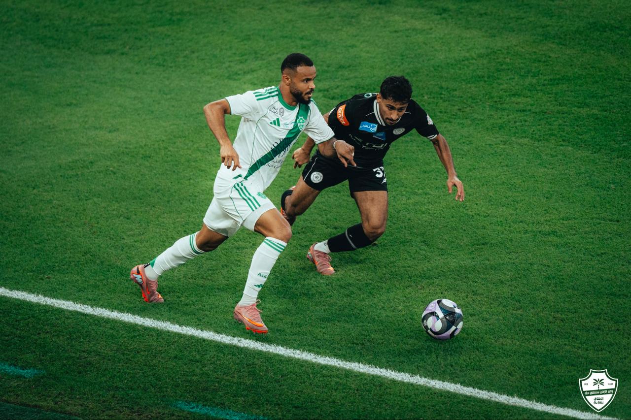 الأهلي يتعادل 1-1 أمام الشباب في قمة الجولة الخامسة بدوري روشن أهلي جدة والشباب