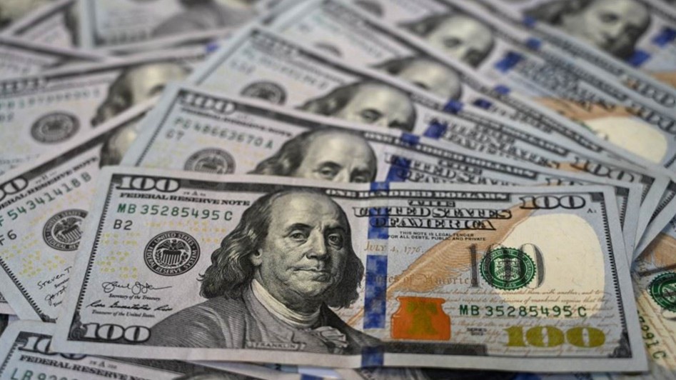 الدولار ينتعش مع تصاعد الآمال باتفاق تجاري أمريكي صيني