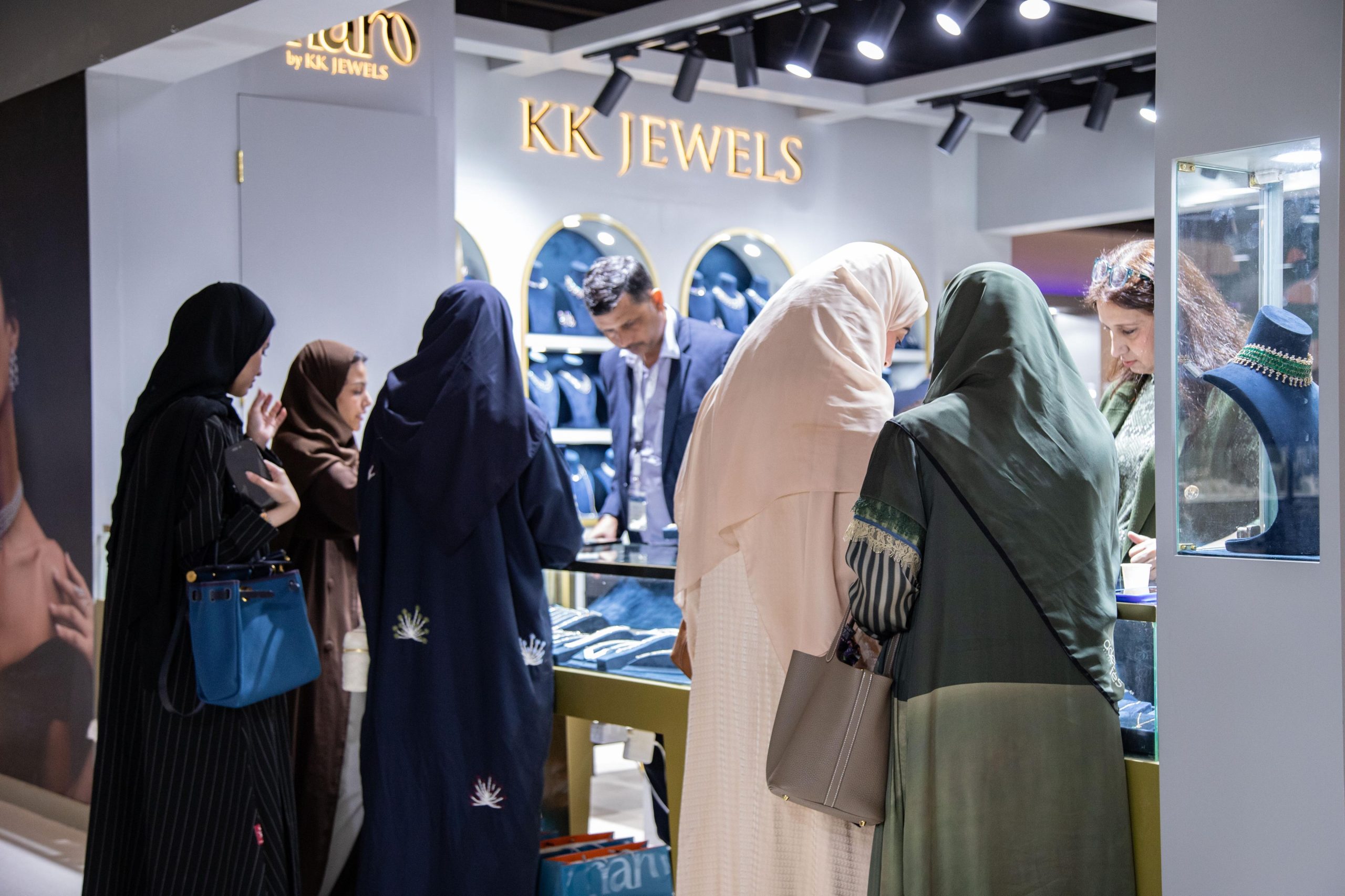انطلاق صالون المجوهرات في موسم الرياض بمشاركة عالمية واسعة