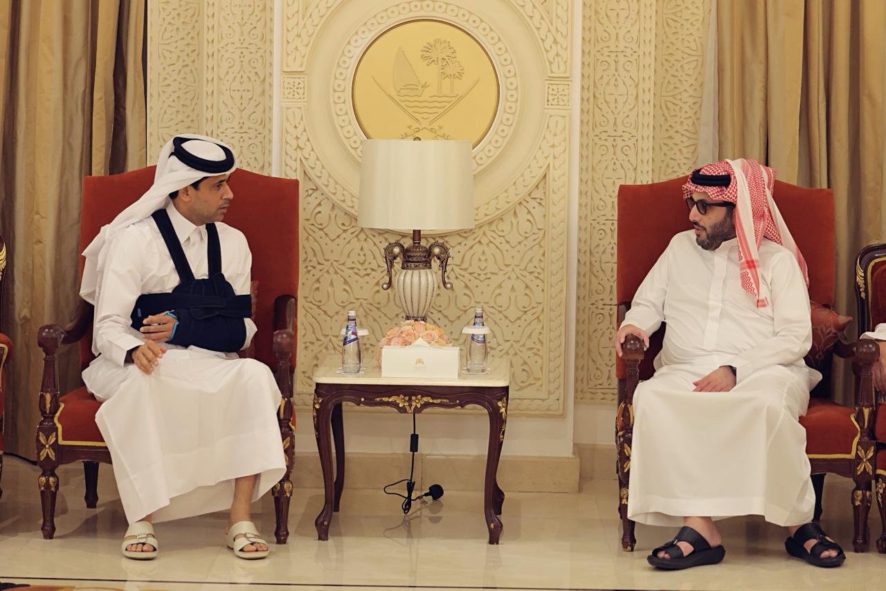 تركي آل الشيخ يلتقي ناصر الخليفي في الدوحة ويحضر انطلاق جائزة قطر الكبرى للفورمولا 1