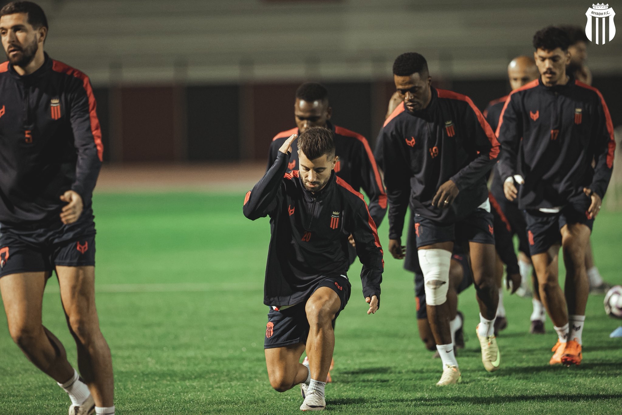 الرياض يقرر الاستغناء عن محترف الفريق 