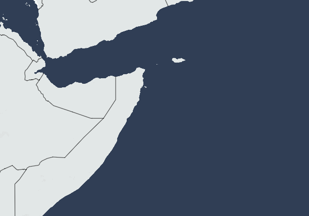 بالرشاشات والقذائف.. قراصنة يقتحمون ناقلة قبالة سواحل الصومال