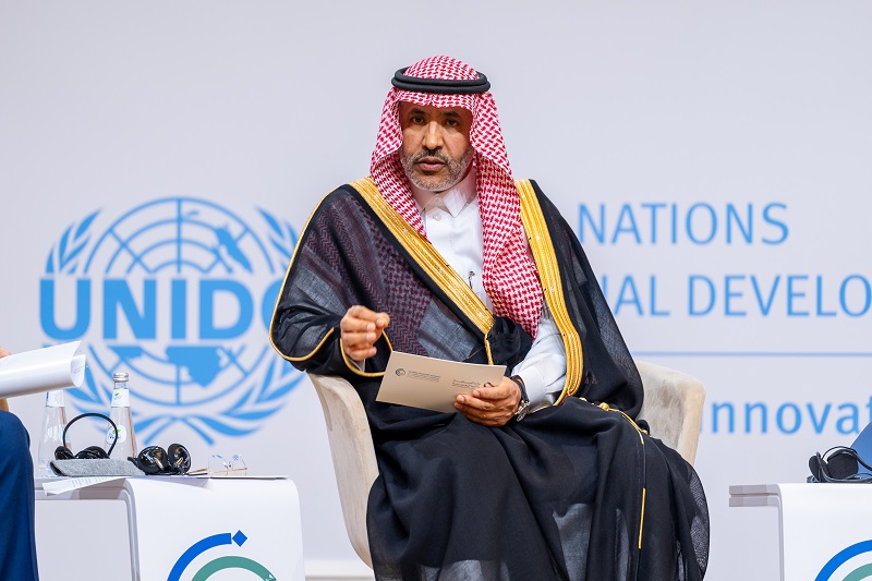 من الرياض.. القمة العالمية للصناعة تشدد على تمكين المرأة