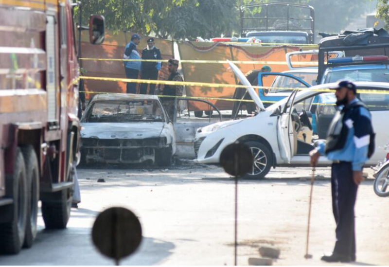 مقتل 12 شخصًا في تفجير انتحاري قرب محكمة في إسلام أباد