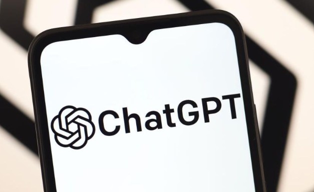 “ChatGPT” يختبر ميزة الدردشة الجماعية لإتاحة التعاون بين المستخدمين