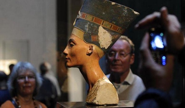 تضرر مكتبة الآثار المصرية في اللوفر جراء تسرب مياه
