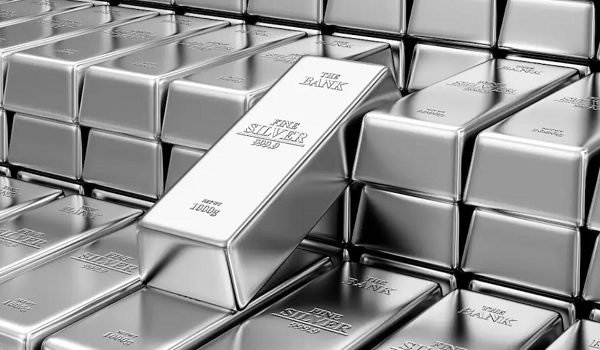 سعر الفضة يرتفع إلى مستوى قياسي جديد في بورصة “كومكس”