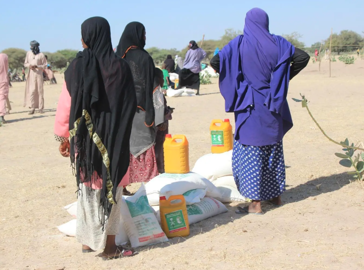 السعودية تواصل حضورها الإنساني عالميا من لبنان وتشاد إلى سقطرى وعبس 