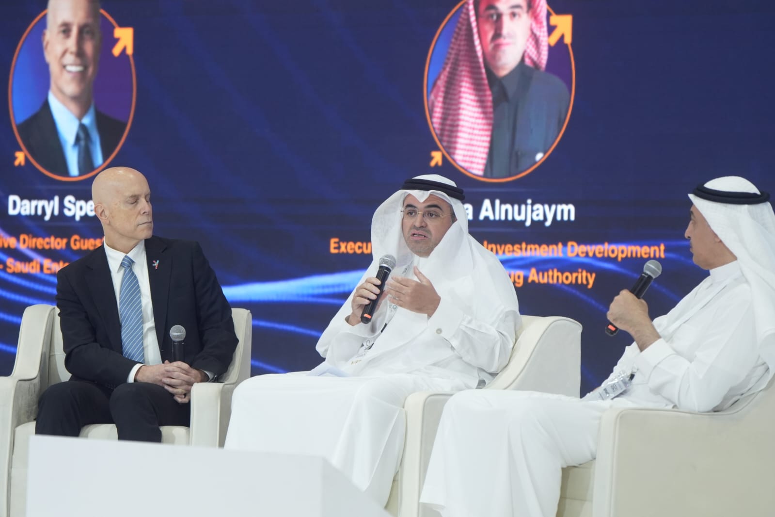 ترمب يعلن احتجاز ناقلة نفط قبالة سواحل فنزويلا