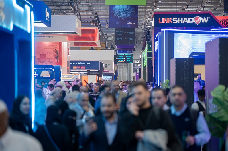 بوتين يلوح بالحرب: روسيا لا تريد صراعا مع أوروبا لكنها مستعدة للقتال فورا