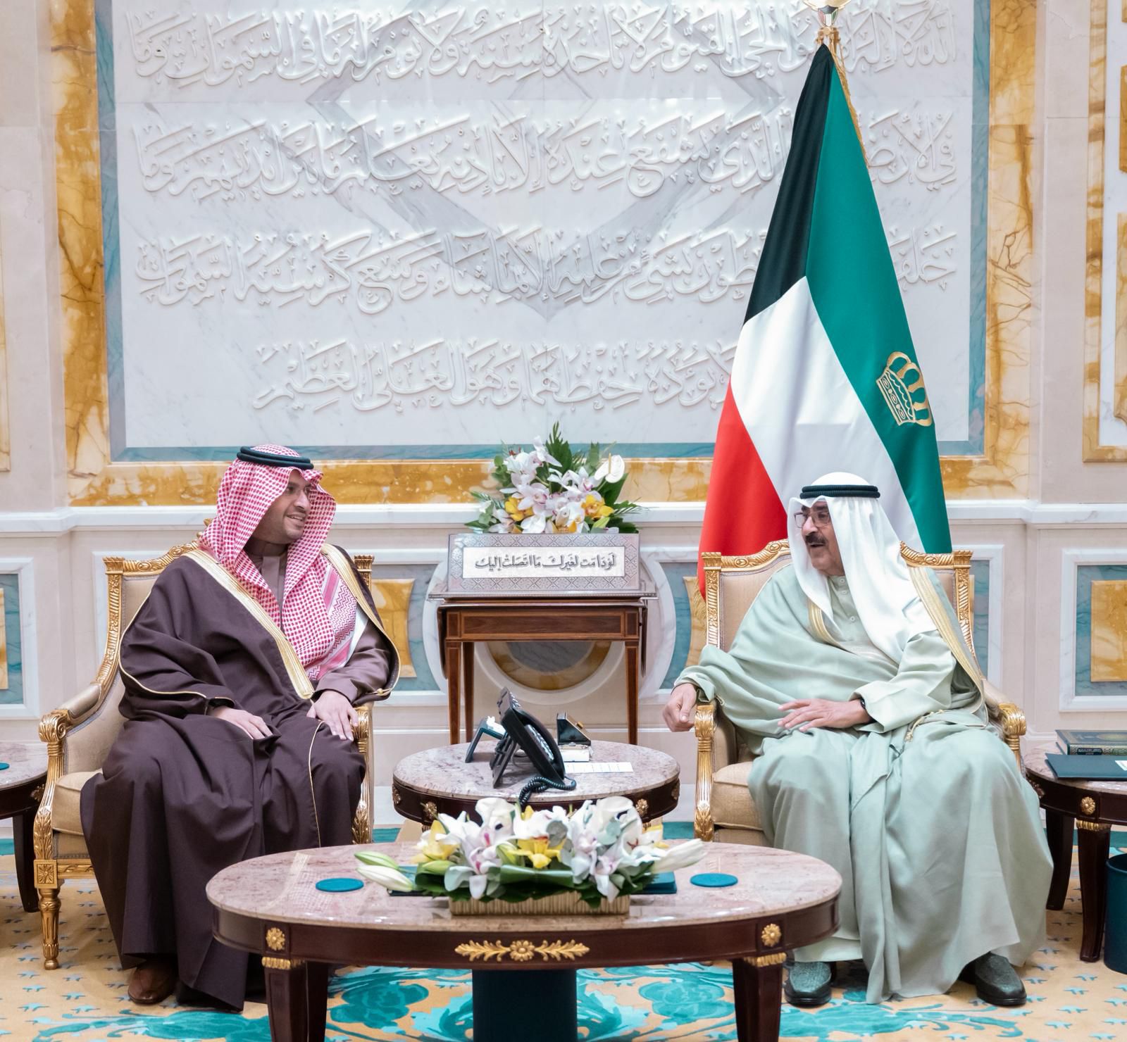 أمير الكويت يستقبل الأمير تركي بن محمد بن فهد 