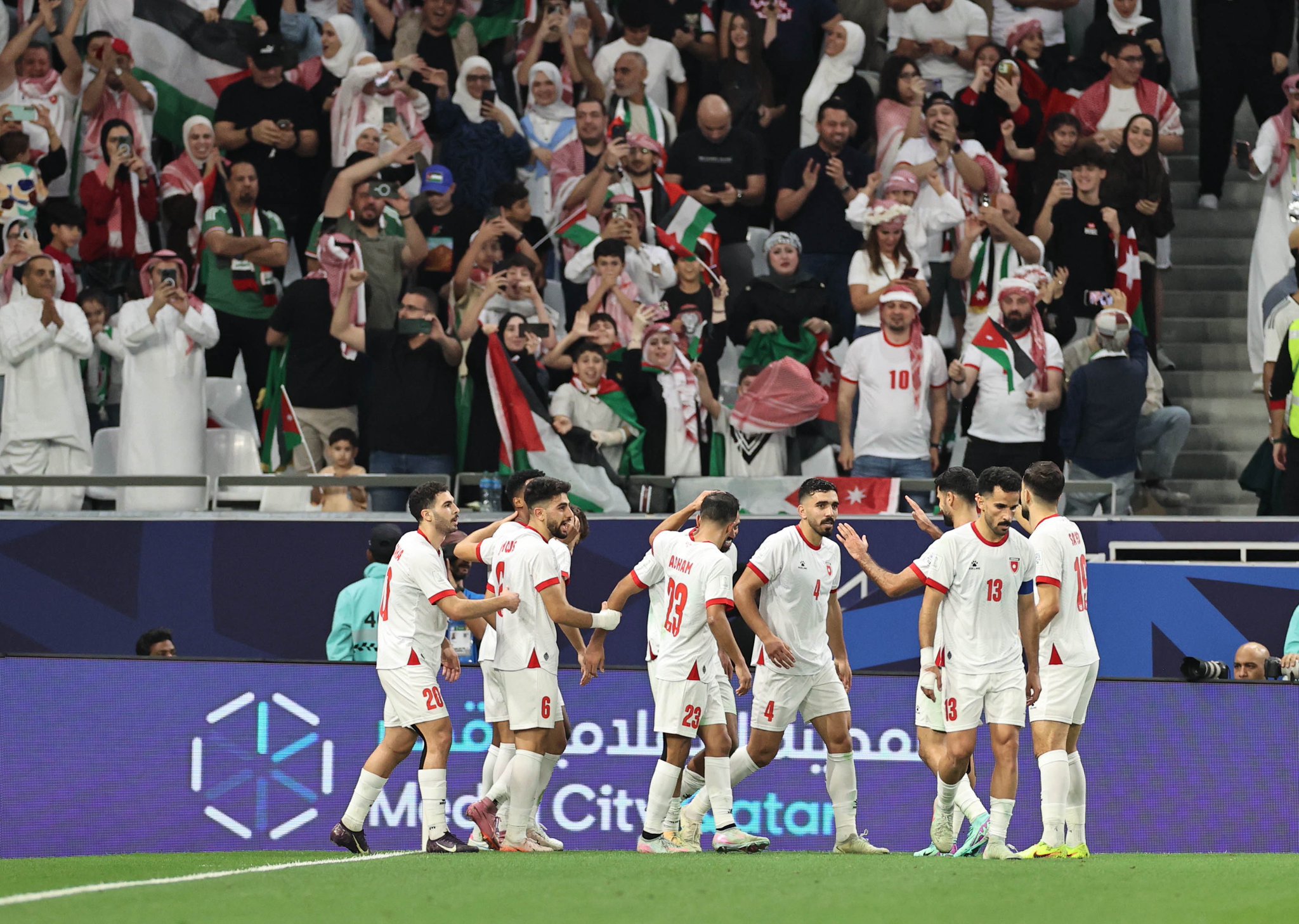 الاتفاق يفاوض نجم الأردن قبل مواجهة السعودية