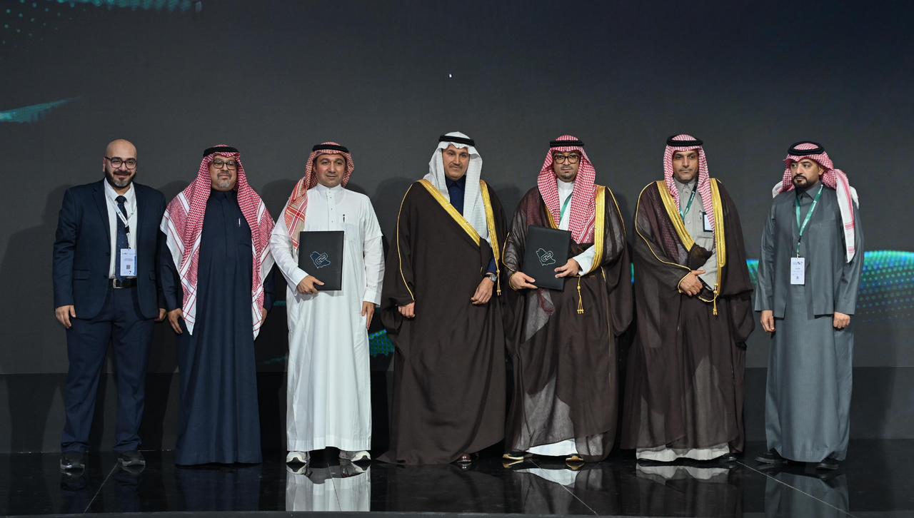 رافد تختتم مشاركتها في مؤتمر سلاسل الإمداد بتوقيع مذكرة تفاهم للنقل المستدام وتستعرض حلول إدارة الأساطيل 