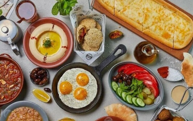 الفطور المبكر.. سر خفض الكوليسترول وحماية القلب