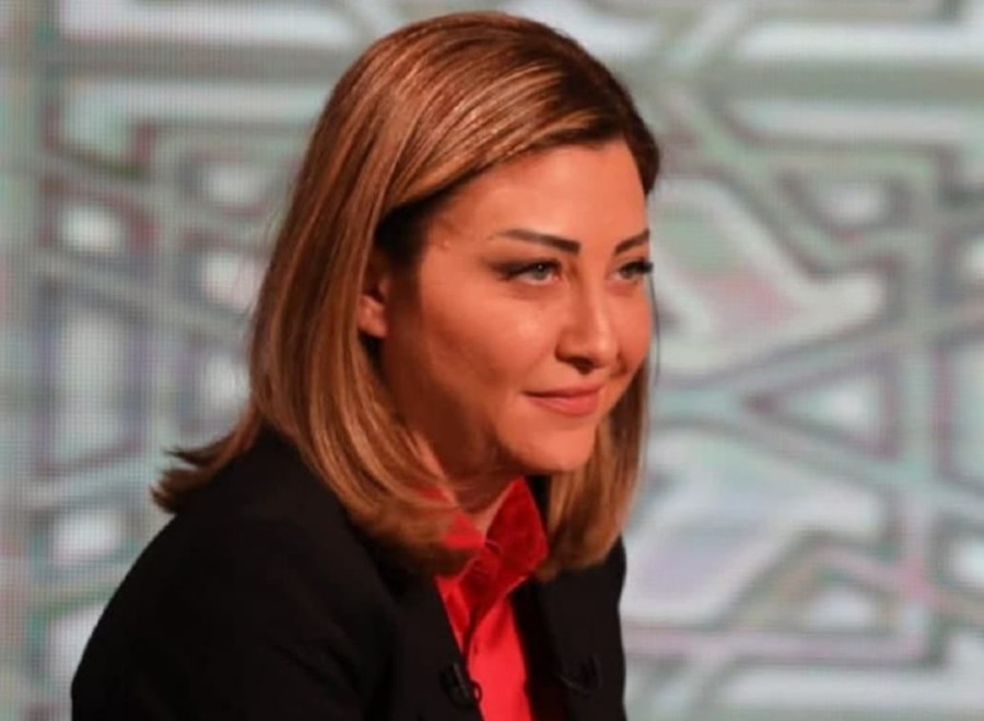 لونا الشبل.. سيدة بين القصر والظل