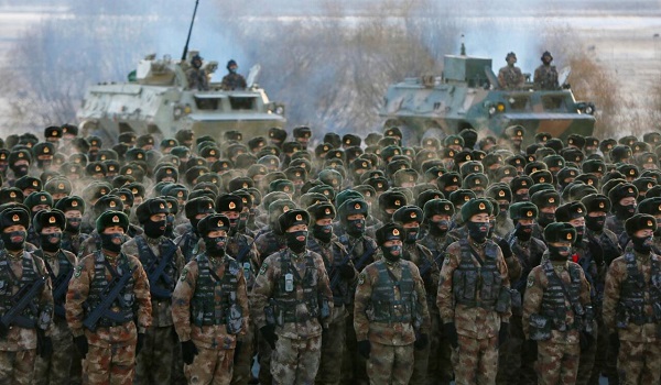 الجيش الصيني يتأهب مع مرور مُدمرة أمريكية عبر مضيق تايوان 