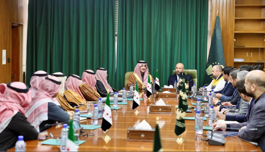 رئيس الصندوق السعودي للتنمية يبحث التعاون مع وزراء سوريين 